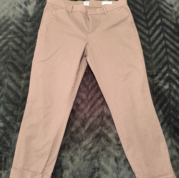 Gap Women pants. Size 12. Color green. Good condition. - Picture 7 of 10